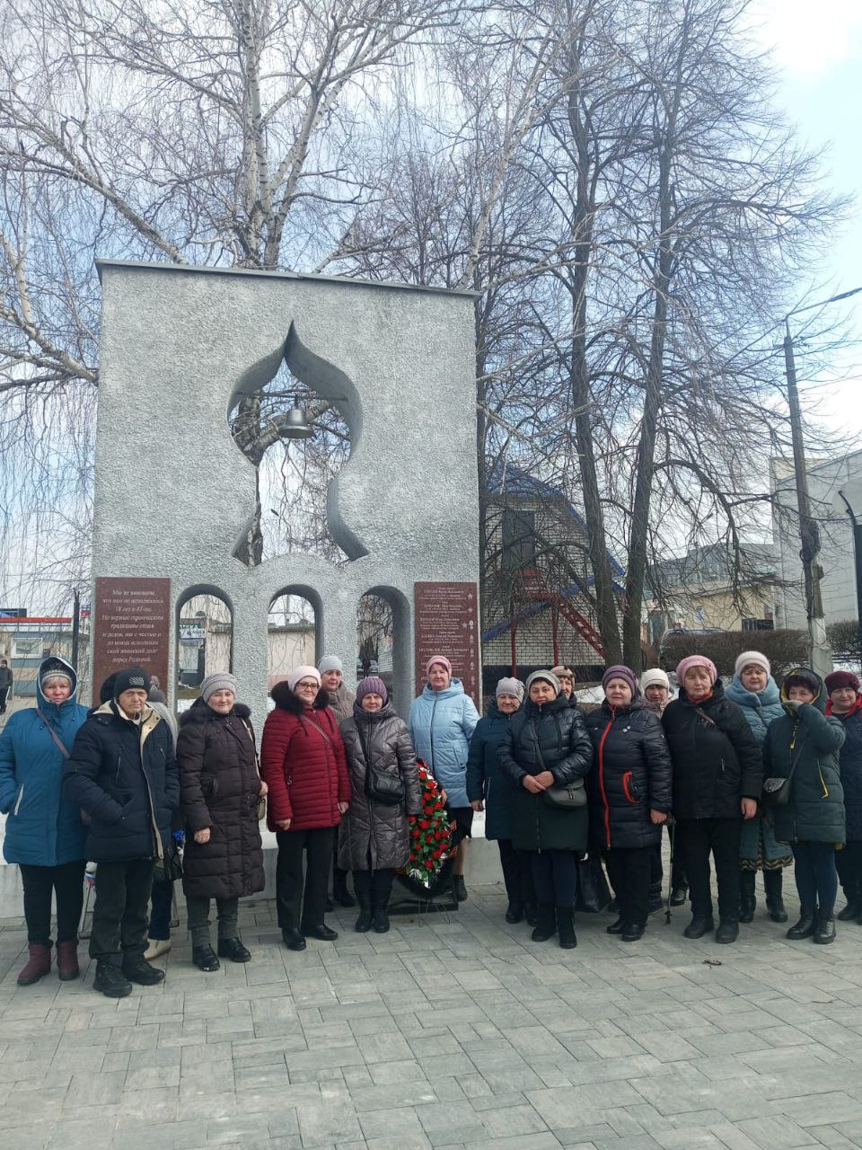 «К соседям в гости» – «У себя в гостях».